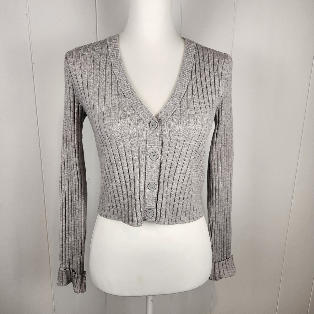 Aerie Cropped Cardigan V-Neck Long Sleeve Buttons M Fitted Gray Ribbed Stretch
